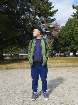 「travel」｜「アイテム（キャップ）」を使った、Paak Chanさん（メンズ・172cm）の冬コーディネート