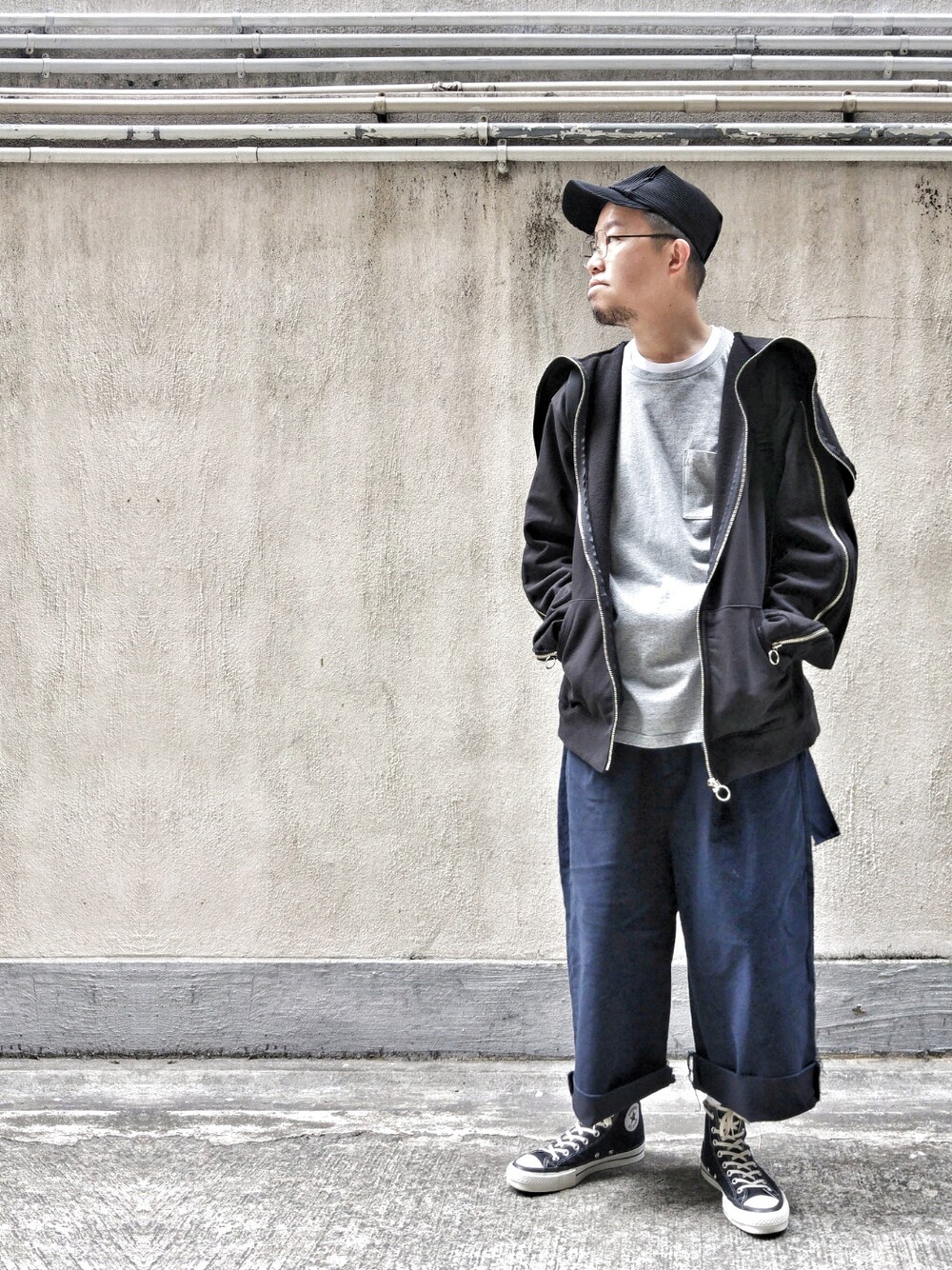 「PLEATS PLEASE、mykita、GU、MIHARAYASUHIRO、converse、hkboy、ootd、coordinate、streetstyle、Hong Kong」｜「PLEATS PLEASEのアイテム（キャップ、ブラック系）」を使った、Paak Chanさん（メンズ・172cm）の冬コーディネートの1枚目の写真