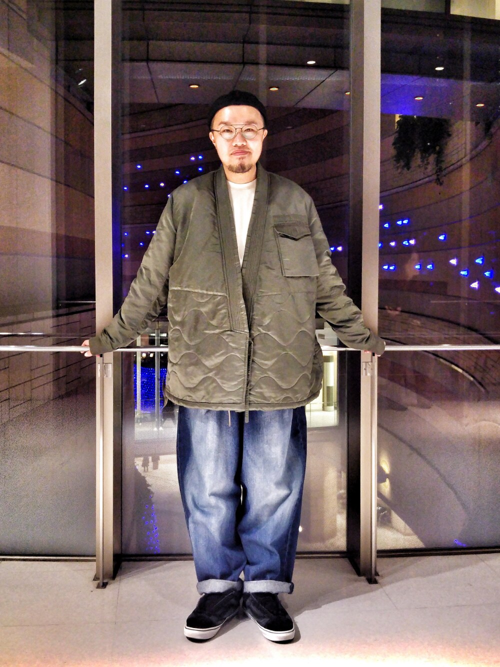 「BETON CIRE、mykita、Maharishi、MIHARAYASUHIRO、sacai、VANS、hkboy、ootd、coordinate、travel」｜「Sacaiのアイテム（スニーカー、ブラック系）」を使った、Paak Chanさん（メンズ・172cm）の冬コーディネートの1枚目の写真