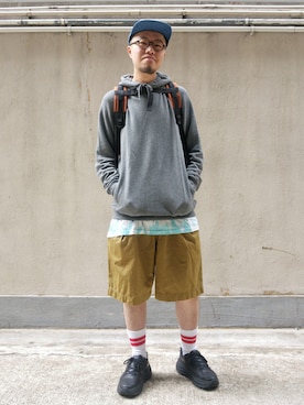 「アイテム（カーゴパンツ、ブラウン系）」を使った、Paak Chanさん（メンズ・172cm）の春コーディネート