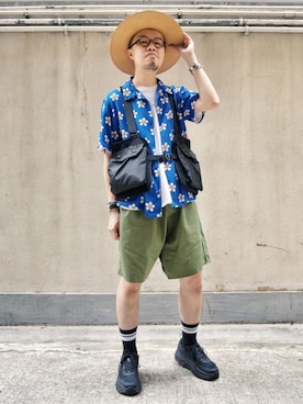 「MIS（エムアイエス）のアイテム（トップス）」を使った、Paak Chanさん（メンズ・172cm）の春コーディネート