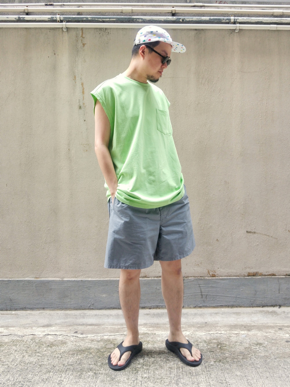 「lazy oaf、mykita、KAPTAIN SUNSHINE、oofos、ootd、streetstyle、coordinate、今日のコーデ、夏コーデ、夏」｜「LAZY OAFのアイテム（キャップ、その他）」を使った、Paak Chanさん（メンズ・172cm）の夏コーディネートの1枚目の写真