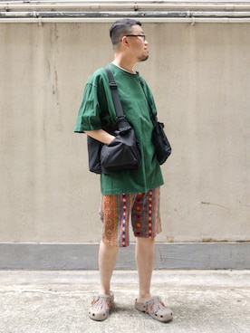 「MIS（エムアイエス）のアイテム（トップス）」を使った、Paak Chanさん（メンズ・172cm）の夏コーディネート