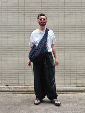 「LEH（レー）のアイテム（バッグ）」を使った、Paak Chanさん（メンズ・172cm）の春コーディネート