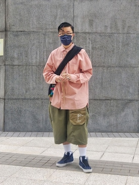 「LEH（レー）のアイテム（バッグ）」を使った、Paak Chanさん（メンズ・172cm）の春コーディネート