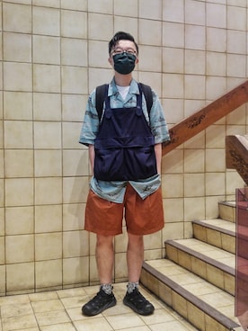 「アイテム（カーゴパンツ、ブラウン系）」を使った、Paak Chanさん（メンズ・172cm）の春コーディネート