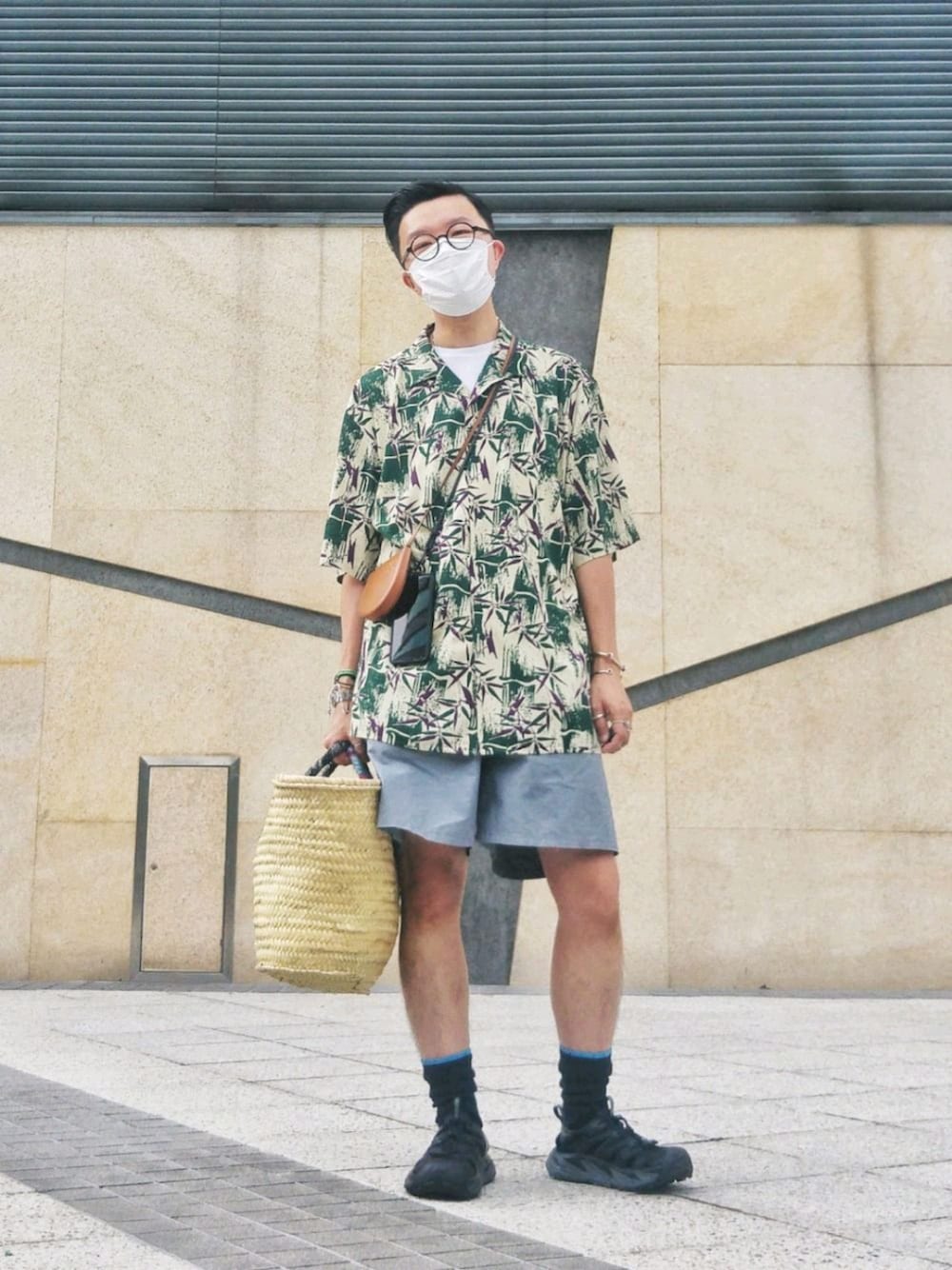 「mykita、UNIQLO、KAPTAIN SUNSHINE、COS、HOKAONEONE、LOEWE、無印良品、ootd、今日のコーデ、夏コーデ」｜「UNIQLOのアイテム（シャツ/ブラウス、その他）」を使った、Paak Chanさん（メンズ・172cm）の春コーディネートの1枚目の写真