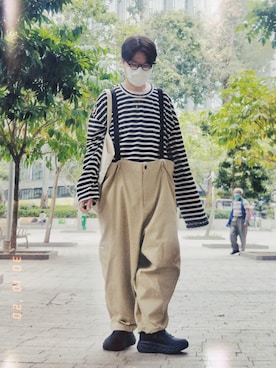 「my beautiful landlet（マイビューティフルランドレット）のアイテム（チノパンツ）」を使った、Paak Chanさん（メンズ・172cm）の秋コーディネート