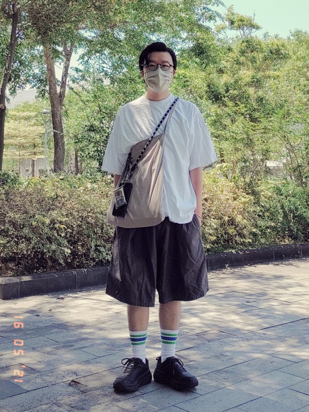 「mykita、alstyle、FamilyMart、HOKAONEONE、IDEE、ootd、今日のコーデ、今日の服、夏コーデ、休日コーデ」｜「MYKITAのアイテム（メガネ、ブラック系）」を使った、Paak Chanさん（メンズ・172cm）の春コーディネートの1枚目の写真
