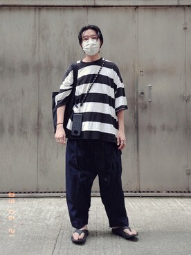 「ISSEY MIYAKE（イッセイミヤケ）のアイテム（チノパンツ）」を使った、Paak Chanさん（メンズ・172cm）の夏コーディネート