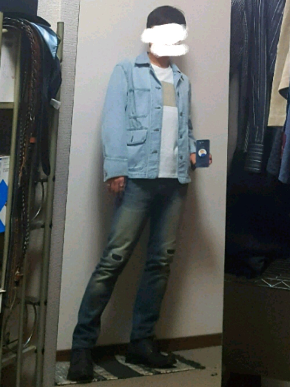 「七分袖Ｔシャツ、パープル&イエロー、デニムジャケット、ユニクロユー、ヌーディージーンズ(nudie jeans)、デニムブーツ、ニコルクラブフォーメン」｜「NICOLE CLUB FOR MENのファブリック・プレーントゥシューズ（ドレスシューズ、ブルー系）」を使った、ダイテンさん（メンズ・174cm）の春コーディネートの1枚目の写真