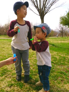 「GAP（ギャップ）のアイテム（Tシャツ/カットソー、ホワイト系）」を使った、るいさん（キッズ・120cm）の春コーディネート