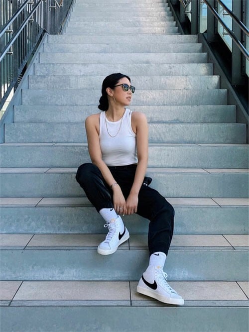Nike スウッシュロゴ パンツ ブラック NIKE ラインロゴ トラックパンツ Lブラック ホワイト スウッシュ