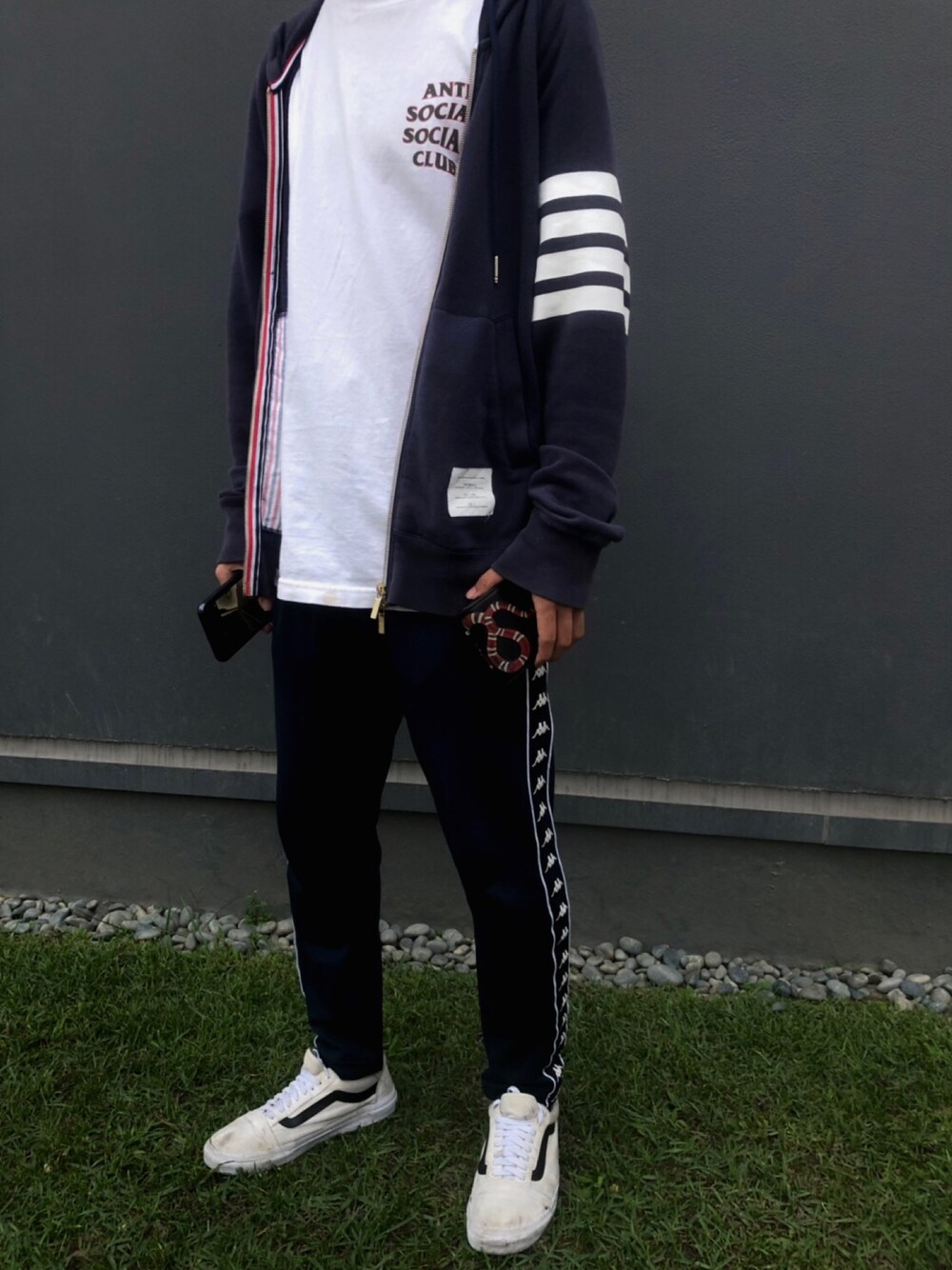 「GUCCIのアイテム（財布、ブラック系）」を使った、Ja Keさん（メンズ・170cm）の春コーディネートの1枚目の写真