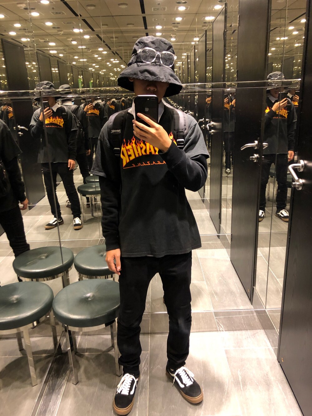 「更衣室」｜「POLOのアイテム（シャツ/ブラウス、ホワイト系）」を使った、Ja Keさん（メンズ・170cm）の春コーディネートの1枚目の写真