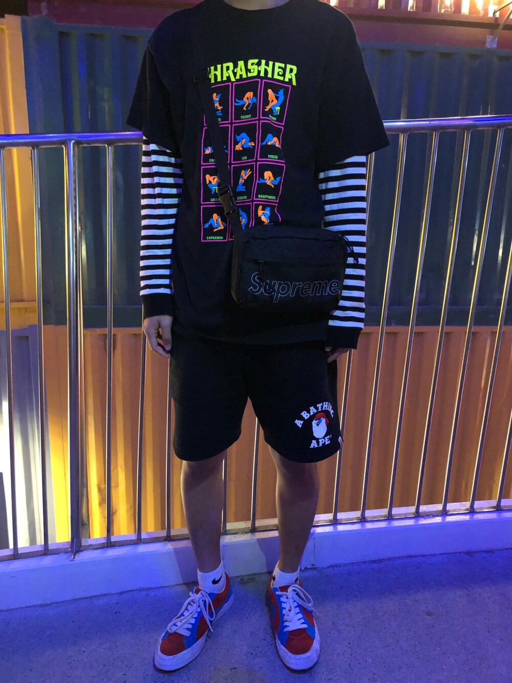 「Supreme のアイテム（ショルダーバッグ、ブラック系）」を使った、Ja Keさん（メンズ・171cm）の春コーディネートの1枚目の写真