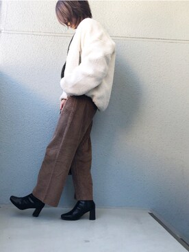 「earth music&ecology（アースミュージックアンドエコロジー）の・ノーカラーショートボアブルゾン 〇（ブルゾン、ホワイト系）」を使った、chocoさん（レディース・163cm）の秋コーディネート