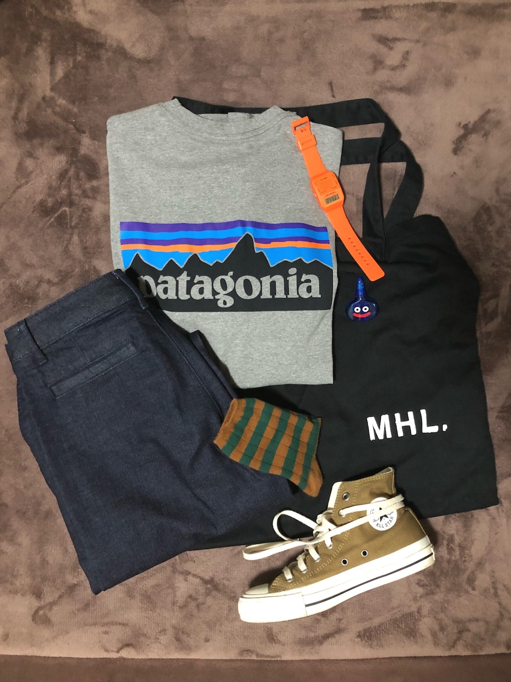 「patagoniaのパタゴニア/ メンズ・P-6ロゴ・Tシャツ（Tシャツ/カットソー、グレー系）」を使った、牙不疼さん（レディース・156cm）の秋コーディネートの1枚目の写真