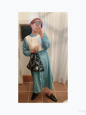 「サテンパンツ」｜「アイテム（スリッポン）」を使った、HYOさん（レディース・166cm）の秋コーディネート