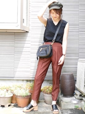 「MARC JACOBS（マークジェイコブス）のアイテム（メッセンジャーバッグ）」を使った、田中日菜さん（レディース・161cm）の夏コーディネート