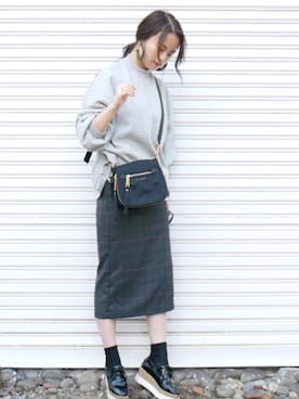 「MARC JACOBS（マークジェイコブス）のアイテム（メッセンジャーバッグ）」を使った、田中日菜さん（レディース・161cm）の秋コーディネート