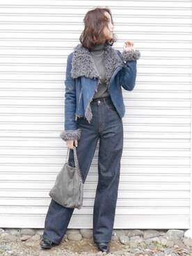 「UNIQLO（ユニクロ）のハイライズワイドストレートジーンズ（デニムパンツ）」を使った、田中日菜さん（レディース・161cm）の冬コーディネート