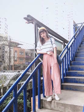 「niko and...（ニコアンド）のアイテム（クラッチバッグ）」を使った、涵さん（レディース・159cm）の春コーディネート