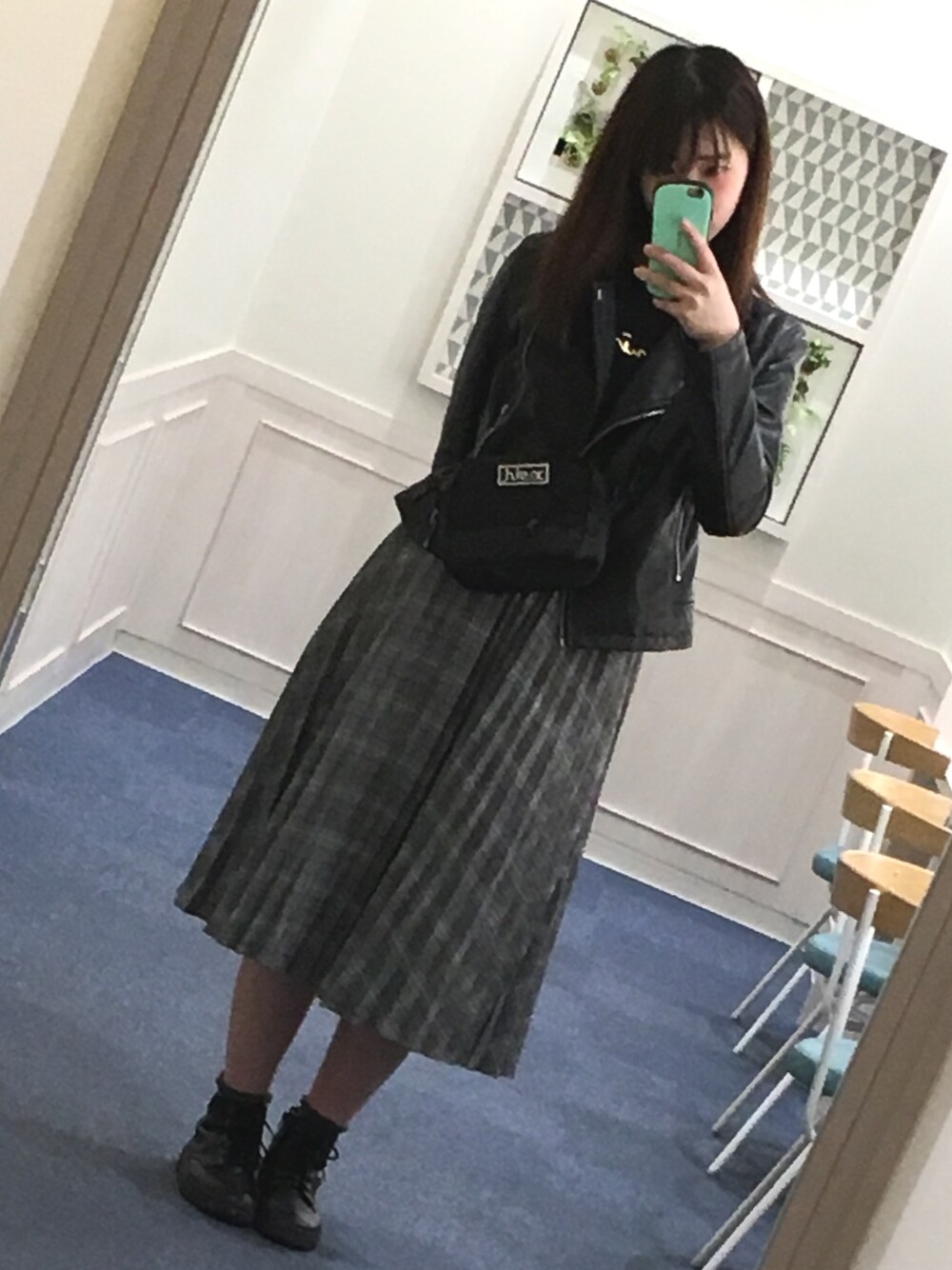 「agnes b.のSBL7 TS（Tシャツ/カットソー、ブラック系）」を使った、ミキさん（レディース・164cm）の春コーディネートの1枚目の写真
