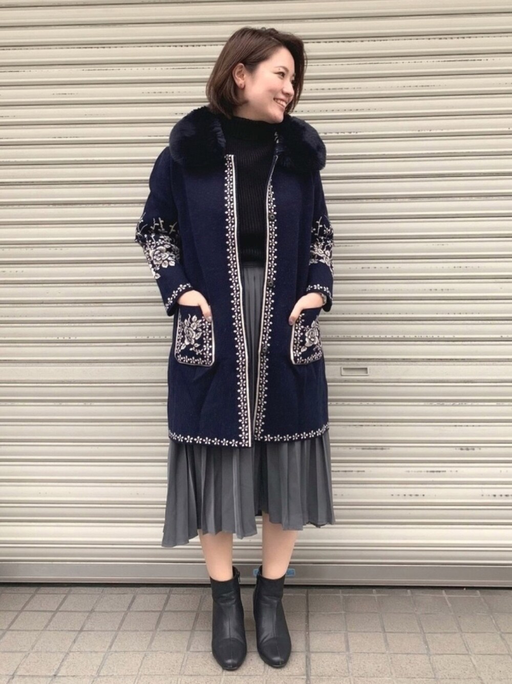 cawaii（カワイイ）の「ファーの襟をあしらった 可憐な花柄ニット 