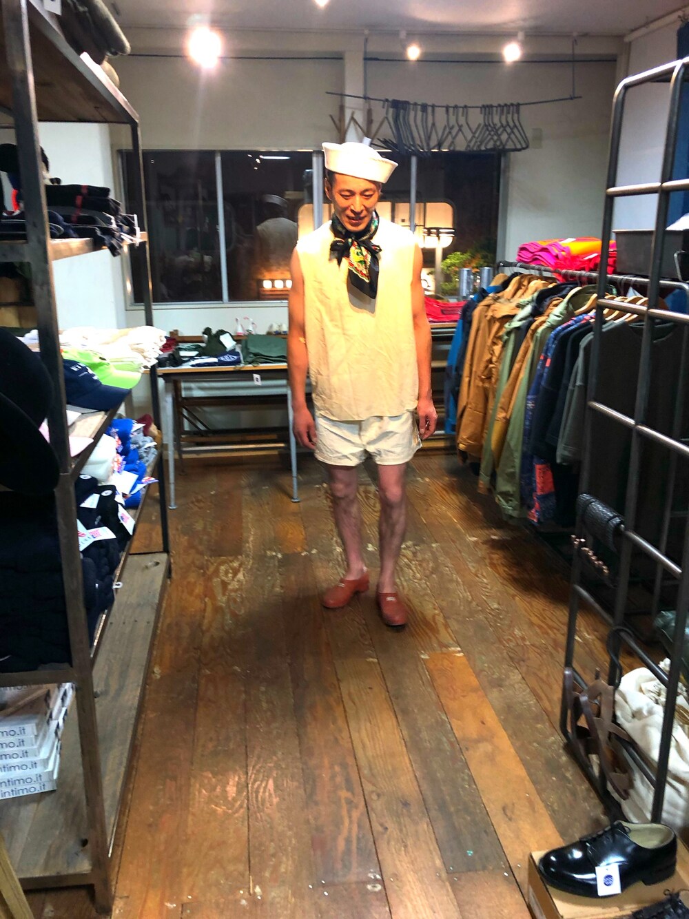 「BEAMS BOYのアイテム（バンダナ/スカーフ、その他）」を使った、中山貴之さん（メンズ・170cm）の夏コーディネートの1枚目の写真
