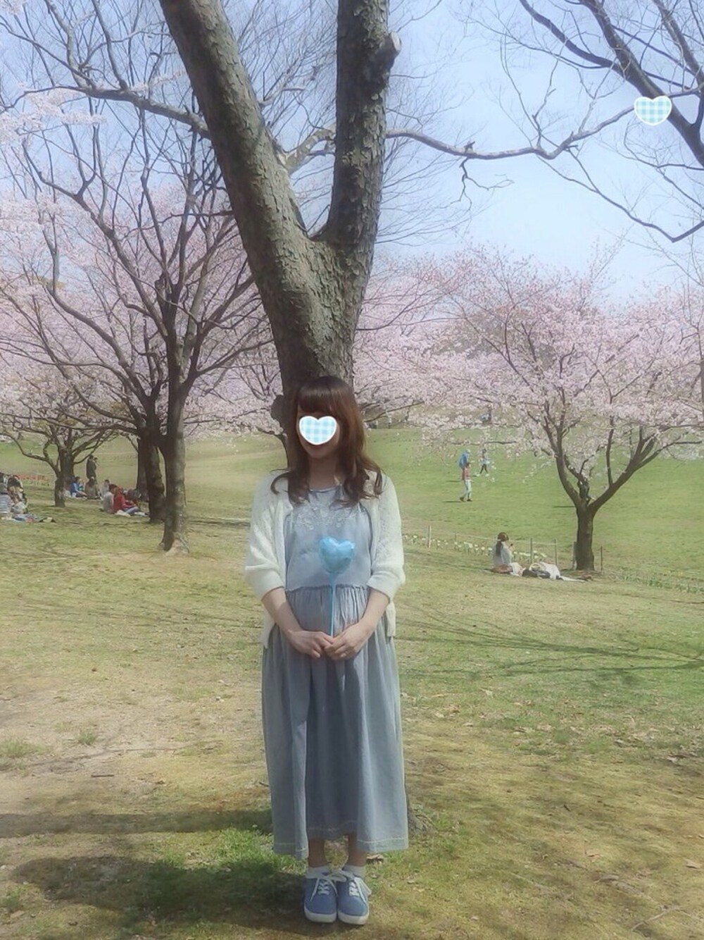 「お花見、桜、春、マタニティ」｜「gelato piqueのアイテム（カーディガン/ボレロ、ホワイト系）」を使った、Eriko さん（レディース・150cm）の春コーディネートの1枚目の写真