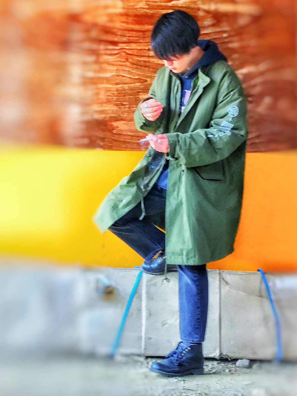 「冬コーデ、古着、パーカー、デニム、モッズコート、ブーツ、カーキ、ブラック、Levi's、ootd」｜「Till Lateのアイテム（ミリタリージャケット、グリーン系）」を使った、ジマさん（メンズ・177cm）の冬コーディネートの1枚目の写真