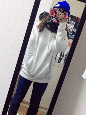 「Confirm（コンファーム）のアイテム（卫衣、ホワイト系）」を使った、Aya*.｡さん（レディース・162cm）の冬コーディネート