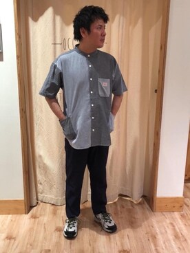 「coenスタッフスタイリング」｜「アイテム（チノパンツ）」を使った、coen やのさん（メンズ・170cm）の春コーディネート