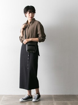 森 仁美さんの「サスペンダー付フロント釦ハイウエストスカート」を使ったコーディネート