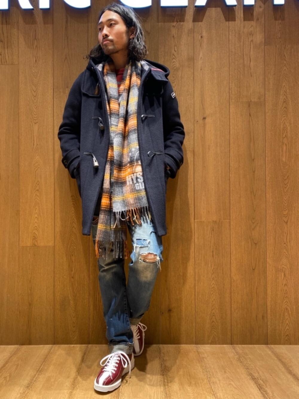 「チェック、コート、デニム、マフラー、ダッフルコート、冬コーデ、コラボレーション、Hysteric Glamour、カジュアルコーデ、ヒステリックグラマー」｜「HYSTERIC GLAMOURのスクエアウインドウリメイク スリムストレートデニムパンツ（その他パンツ、ブルー系）」を使った、®️さん（メンズ・177cm）の秋コーディネートの1枚目の写真
