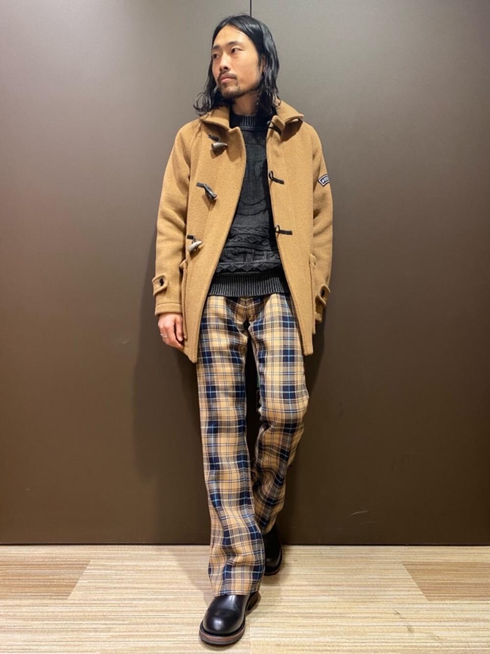 「コート、ブーツ、エンジニアブーツ、冬コーデ、コラボレーション、Hysteric Glamour、ヒステリックグラマー、ブーツカット、デッキコート」｜「HYSTERIC GLAMOURのスリムブーツカットパンツ（その他パンツ、ベージュ系）」を使った、®️さん（メンズ・177cm）の冬コーディネートの1枚目の写真