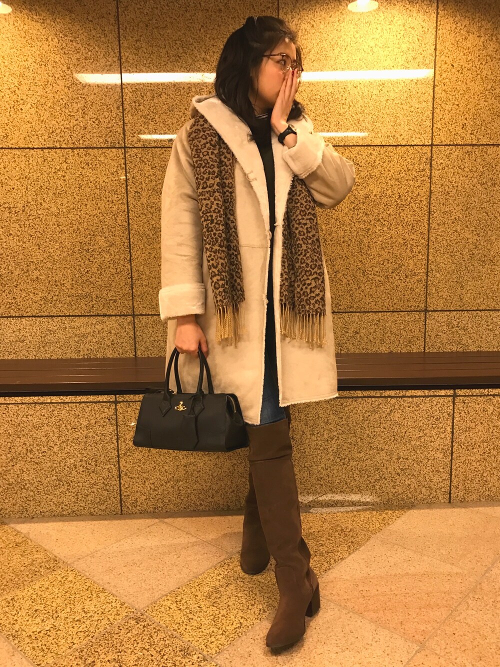 「新年一発目、プチプラ、一点豪華主義、カジュアル、ムートンコート、休日スタイル、初詣」｜「GUのアイテム（ジャケット/アウター、グレー系）」を使った、佳乃さん（レディース・170cm）の冬コーディネートの1枚目の写真