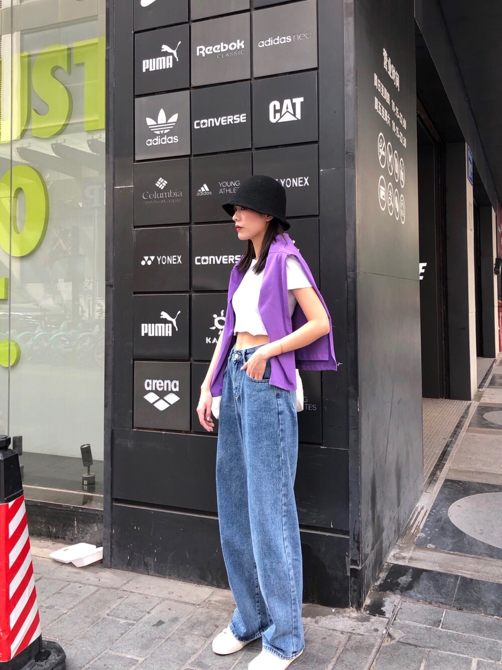 「街头搭配、ootd、休闲」｜「VANSのVANS ヴァンズ STYLE 36 DECON SF スタイル36デコンSF VN0A3MVLQC5 MARSHMALLOW/MARSHMALLOW（スニーカー、ホワイト系）」を使った、ooahzさん（レディース・166cm）の秋コーディネートの1枚目の写真