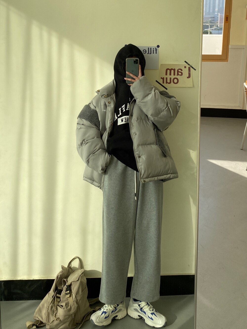 「reebok」｜「Reebokのアイテム（シューズ、ホワイト系）」を使った、ooahzさん（レディース・166cm）の冬コーディネートの1枚目の写真