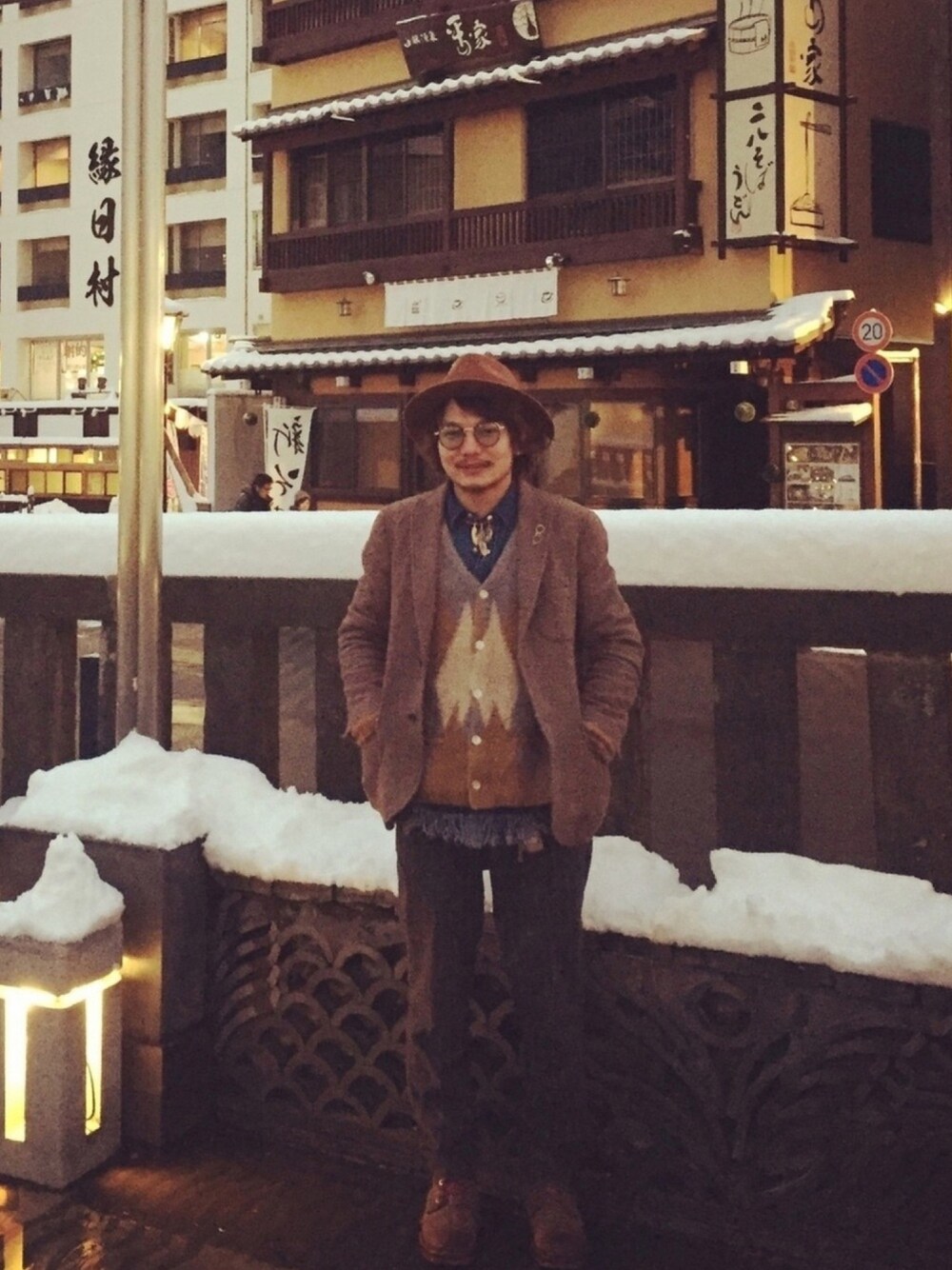 「レトロ、休日スタイル、ウェスタン、チョコ色に染まれ」｜「CAL O LINEのCAL O LINE/キャルオーライン　MOHAIR JAQUARD CD（カーディガン/ボレロ、ベージュ系）」を使った、Taketoさん（メンズ・171cm）の冬コーディネートの1枚目の写真