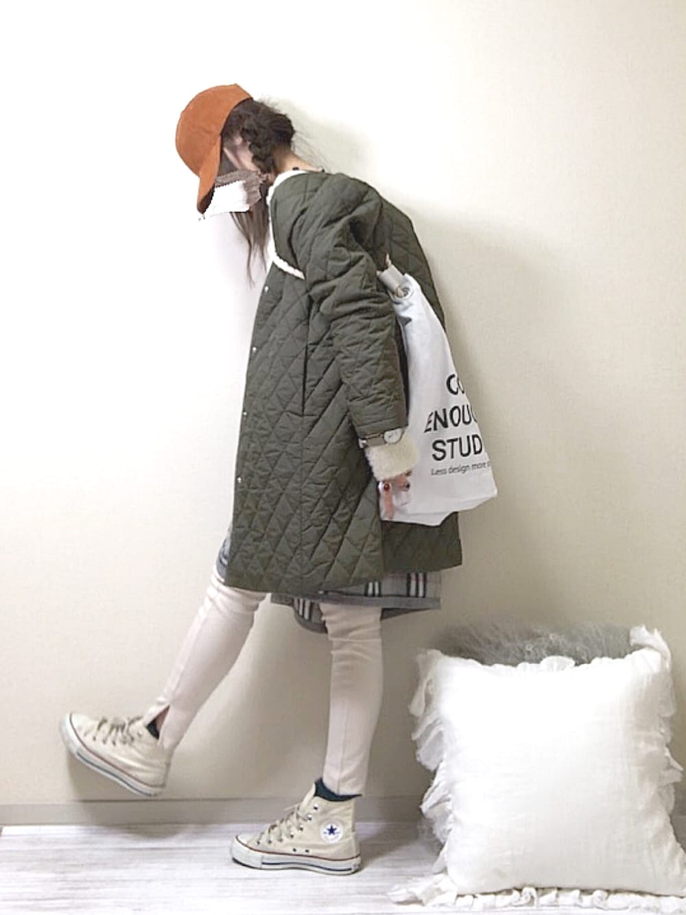 「U.S.POLO ASSN.、腕時計、Cawaii、ニット、キルティングコート、オトナカジュアル、セルフカット、レギンス、converse、おしゃれさんと繋がりたい」｜「E hyphen world galleryのキルティングコート（その他アウター、グリーン系）」を使った、norimamiさん（レディース・160cm）の冬コーディネートの1枚目の写真