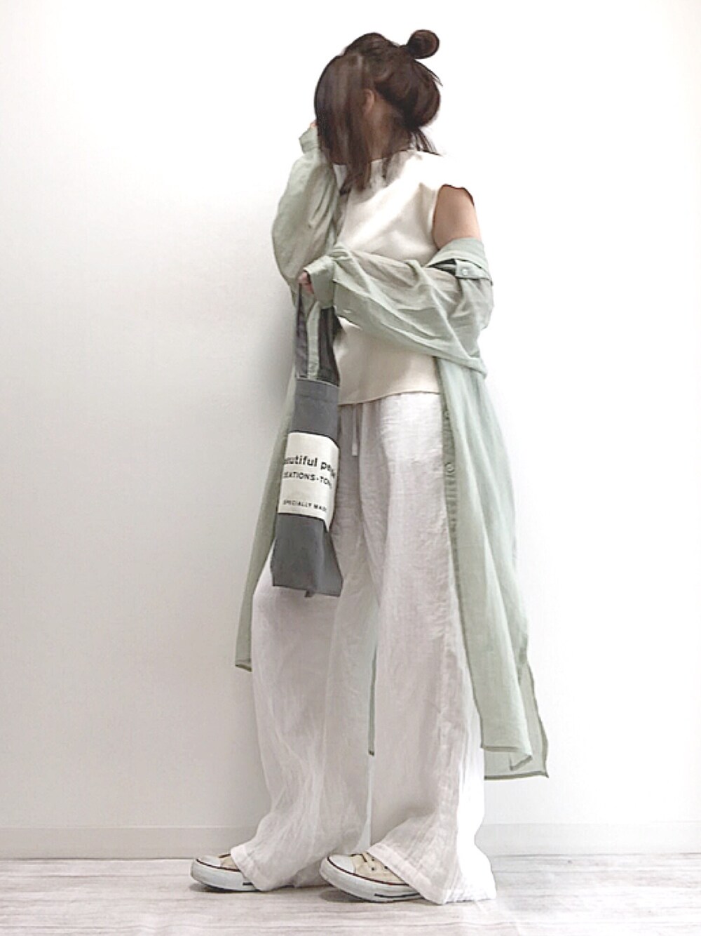 「ママコーデ、カジュアルコーデ、ワンピース、お洒落さんとつながりたい、オトナ女子、ピスタチオ、PR」｜「SENSE OF PLACE by URBAN RESEARCHのモックネックフレンチスリーブセーター（ニット/セーター、ホワイト系）」を使った、norimamiさん（レディース・160cm）の春コーディネートの1枚目の写真
