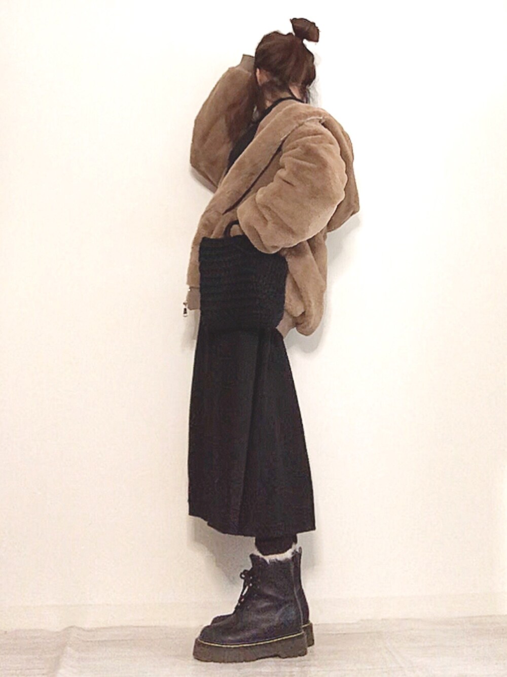 「sakishimatokyo、ワンピース、ブルゾン、オーバーサイズ、ビッグシルエット、ゆるコーデ、ママコーデ、PR、大人カジュアル、大人ガーリー」｜「sakishimatokyoの【ZOZO限定】サキシマamp「ワンピーストレースノベスト」（ワンピース、ブラック系）」を使った、norimamiさん（レディース・160cm）の冬コーディネートの1枚目の写真
