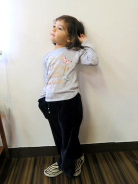 「アイテム（スリッポン）」を使った、Esmeralda（エスメラルダ）さん（キッズ・120cm）の冬コーディネート