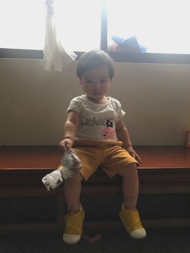 「アイテム（カーゴパンツ、イエロー系）」を使った、SHU    YUさん（キッズ・80cm）の夏コーディネート