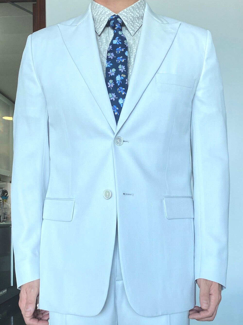 「Dior hommeのアイテム（ネクタイ、ブルー系）」を使った、kennyphkさん（メンズ・169cm）の夏コーディネートの1枚目の写真