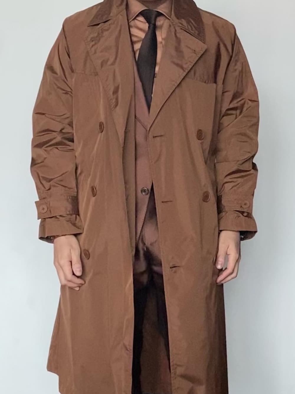 「TOM FORDのアイテム（スーツセット、ブラウン系）」を使った、kennyphkさん（メンズ・169cm）の冬コーディネートの1枚目の写真