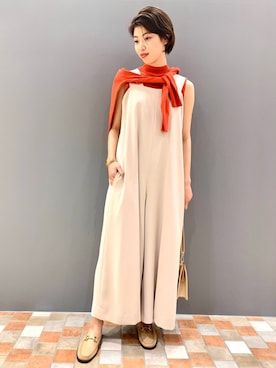「Rouge vif（ルージュヴィフ）のアイテム（オールインワン・サロペット）」を使った、SAYAKAさん（レディース・165cm）の春コーディネート