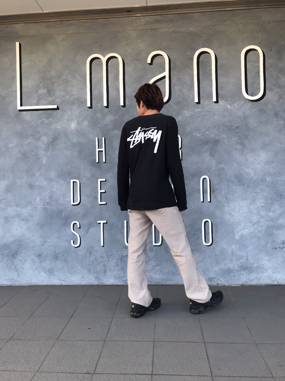「STUSSYのStock L/SL Crew（Tシャツ/カットソー、ブラック系）」を使った、Lmanoさん（メンズ・170cm）の春コーディネートの1枚目の写真